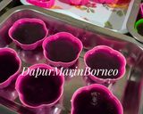 Foto langkah ke 3 dari resep 376. Puding Jelly Anggur bentuk bunga.