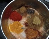 A picture of step 4 of Parwal aur masoor ka dulma.