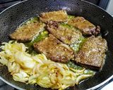 Foto del paso 5 de la receta: ESCALOPINES DE Hígado 🥩en Reducción de Vino Tinto y Cebolla...!