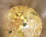 A picture of step 2 of Healthy detox chicken soup.
