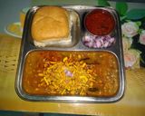 મિસલ પાઉં રેસીપી સ્ટેપ4ફોટો