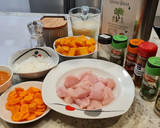 Foto del paso 1 de la receta: Dados de pollo con calabaza