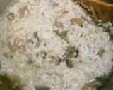 Foto del passaggio 5 della ricetta Risotto ai funghi porcini