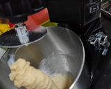 Foto langkah ke 3 dari resep Smoked Beef Cheese Bread Autolize Method.