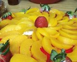 Foto del paso 5 de la receta: Pastel de queso con duraznos y fresas