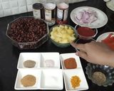 A picture of step 1 of Kalay chanay ki Chaat.