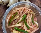 इंस्टेंट अदरक अचार (instant adrak achar recipe in Hindi) रेसिपी चरण 2 फोटो