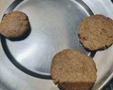मीठी खस्ता मठरी (Meethi khasta mathri recipe in Hindi) रेसिपी चरण 3 फोटो