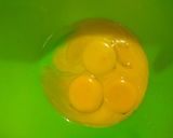 Foto langkah ke 2 dari resep 12. Bolu Kukus Kuning Telur.