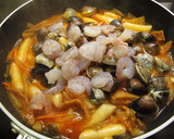 海鮮泡菜炒年糕的食譜步驟5照片