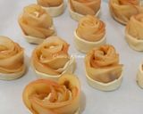 Foto langkah ke 6 dari resep Apple rose puff pastry.