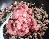 A picture of step 4 of Pan-Fried Rice Noodles with Stir-Fried Meat.