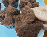 Foto langkah ke 7 dari resep Bolu coklat mekar anti gagal (no telur, no mixer).
