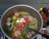 Foto langkah ke 6 dari resep Sayur Sop Ayam Rame.