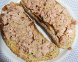 Foto del paso 2 de la receta: Tostas de atún y pimientos
