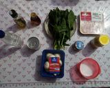 Foto del paso 1 de la receta: Ensalada de espinacas con tocino