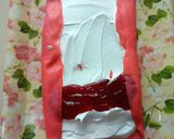 Gambar langkah 4 resipi Strawberry Roll Crepe.