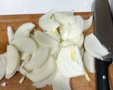 鹹豬肉炒洋蔥金針菇的食譜步驟1照片