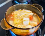 Hình bước làm 3 của món Canh Chua Giá Đỗ Nấm Kim Châm