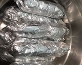 Foto langkah ke 3 dari resep Egg Chicken Roll.