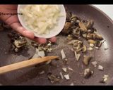 Foto langkah ke 3 dari resep Eps.7 Spaghetti Creamy Mushroom.