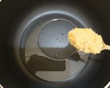 A picture of step 2 of Capsicum Egg bhurji.