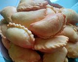 Foto langkah ke 5 dari resep Panada khas manado isi tongkol pedas.