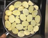 Foto del paso 1 de la receta: Carne Entomatada con Papas al Sartén