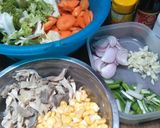 Foto langkah ke 1 dari resep Cah Sayuran Saos Tiram.