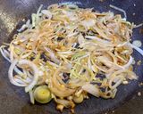 Foto del paso 4 de la receta: Bami Goreng (o Nasi Goreng)