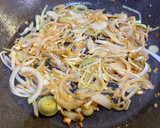 Foto del paso 4 de la receta: Bami Goreng (o Nasi Goreng)