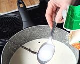 Une image de l'étape 1 de Semoule au lait et kiwis 🥝.