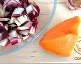 Foto del passaggio 2 della ricetta Paccheri zucca, radicchio e noci