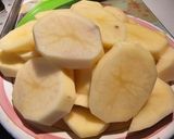 Foto del paso 1 de la receta: Patatas a lo pobre caldosas con cerdo