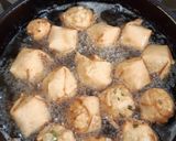 Foto langkah ke 4 dari resep Pangsit Goreng TAU (Tahu, Ayam,Udang) ala bulbul.