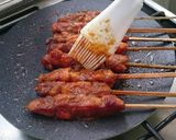 Hình bước làm 9 của món Sate xâu gà nướng đặc sản Indonesia