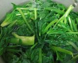 Hình bước làm 2 của món Cải Bó Xôi Xào Lòng Gà