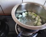 A picture of step 1 of Lauki soup.