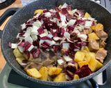 Une image de l'étape 10 de Sauté de porc aux pommes de terre, ananas et trévise.