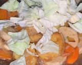 Foto langkah ke 6 dari resep Tumis Tofu dan Bakso Seafood.