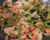 Foto del paso 3 de la receta: Solomillo de cerdo guisado con verduras