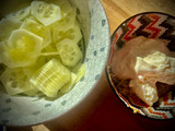 Blinis con pepino y salsa especial