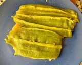 Foto del paso 2 de la receta: Pechuga al horno rellena de pimiento y setas en salsa de champiñones