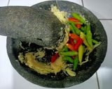 Foto langkah ke 3 dari resep Sambel Korek Rawit Ijo.