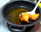 A picture of step 7 of Quick party samosas.