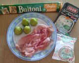 Foto del passaggio 1 della ricetta Pizzette 15 minuti con fichi, gorgonzola piccante & crudo