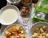 A picture of step 1 of Chia seeds banana apple pudding (healthy breakfast).