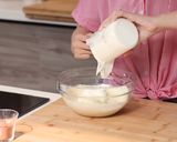 Foto langkah ke 5 dari resep Tiramisu Dessert Box.