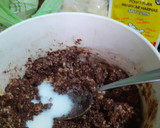 Foto del paso 2 de la receta: Galletitas de cacao sin harina ni azúcar