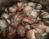 Foto langkah ke 1 dari resep Kerang saus tiram masak simpel.
